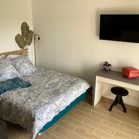 New 10 Minutes' Walk From The Apartamento *