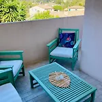 New 10 Minutes' Walk From The Apartament