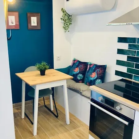 New 10 Minutes' Walk From The Apartamento *