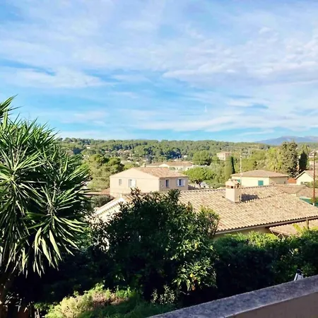 New 10 Minutes' Walk From The * Антиб