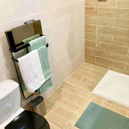 Daire New 10 Minutes' Walk From The Antibes