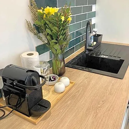 New 10 Minutes' Walk From The *