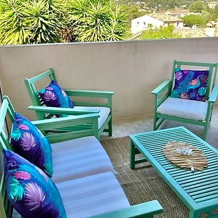 New 10 Minutes' Walk From The Appartement