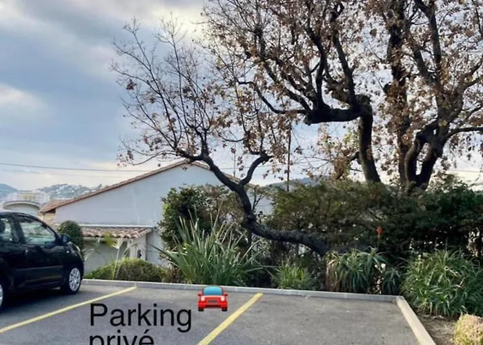 Апартаменты New 10 Minutes' Walk From The *