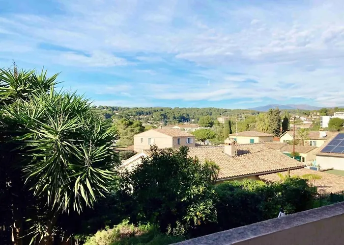 New 10 Minutes' Walk From The * Antibes