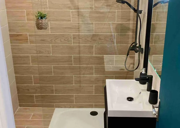 New 10 Minutes' Walk From The