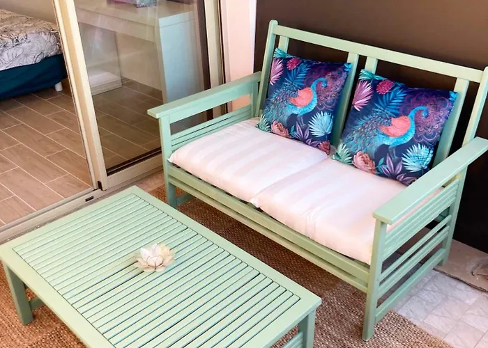 Apartment New 10 Minutes' Walk From The